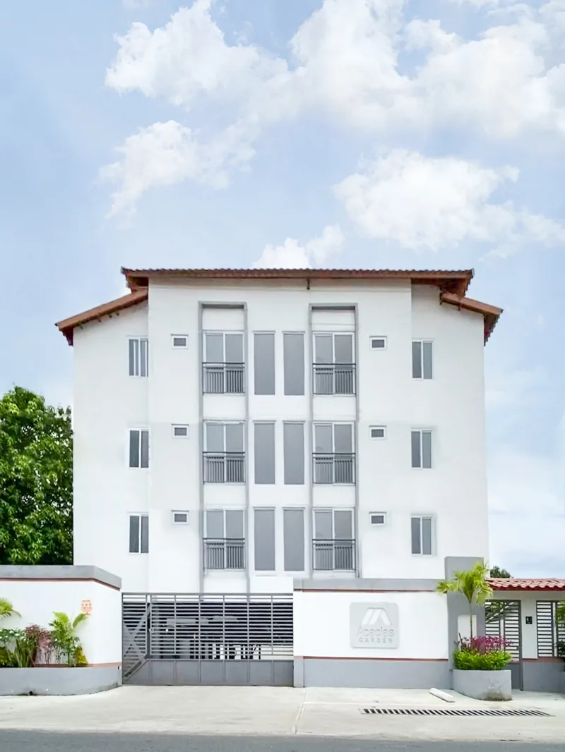 Facade de Acacias Garden I desde la calle