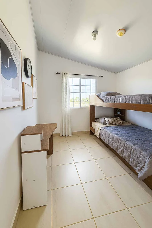 Secondary bedroom con camas literas