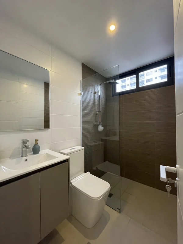 Full bathroom con ducha