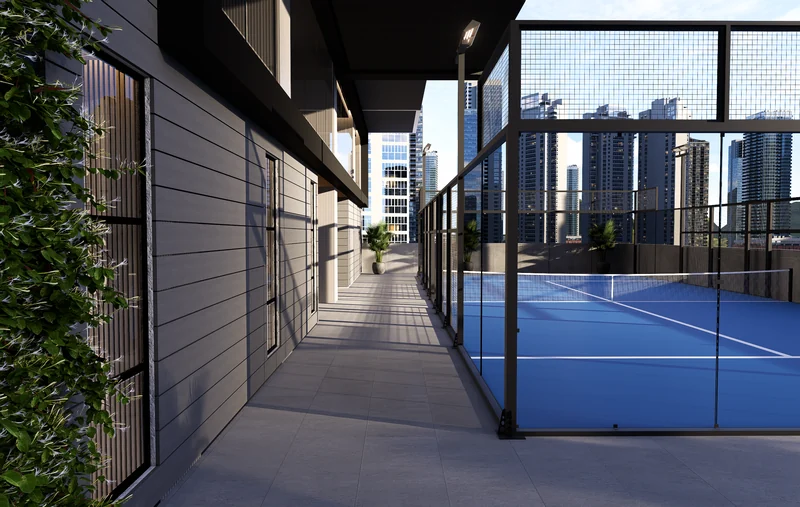 Padel court en altura, con vista a la ciudad